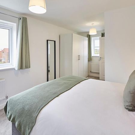 Host & Stay - Cayton Bay Cottage エクステリア 写真