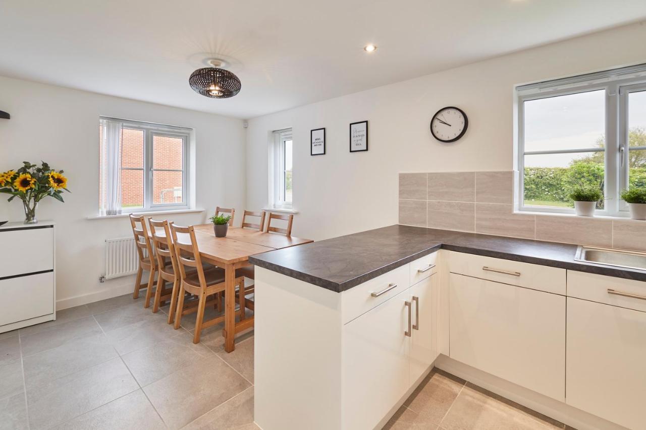Host & Stay - Cayton Bay Cottage エクステリア 写真