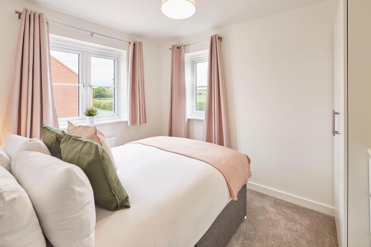 Host & Stay - Cayton Bay Cottage エクステリア 写真